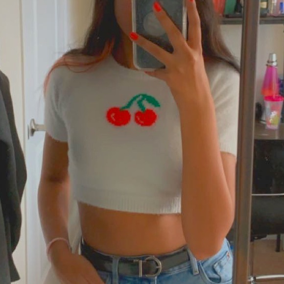 Fuzzy cherry crop top from SHEIN - Picture 1 of 2